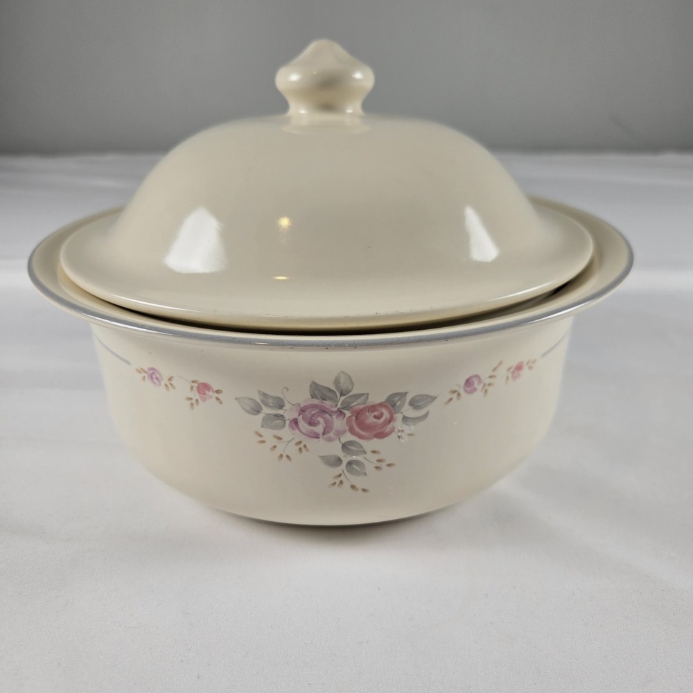 Pfaltzgraff Covered‎ Casserole Dish Vintage Floral Oven & Microwave Safe USA - Picture 4 of 10